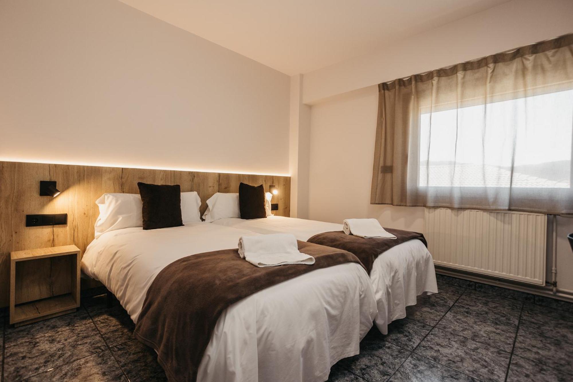 La Trobada Hotel Sport Ripoll Esterno foto