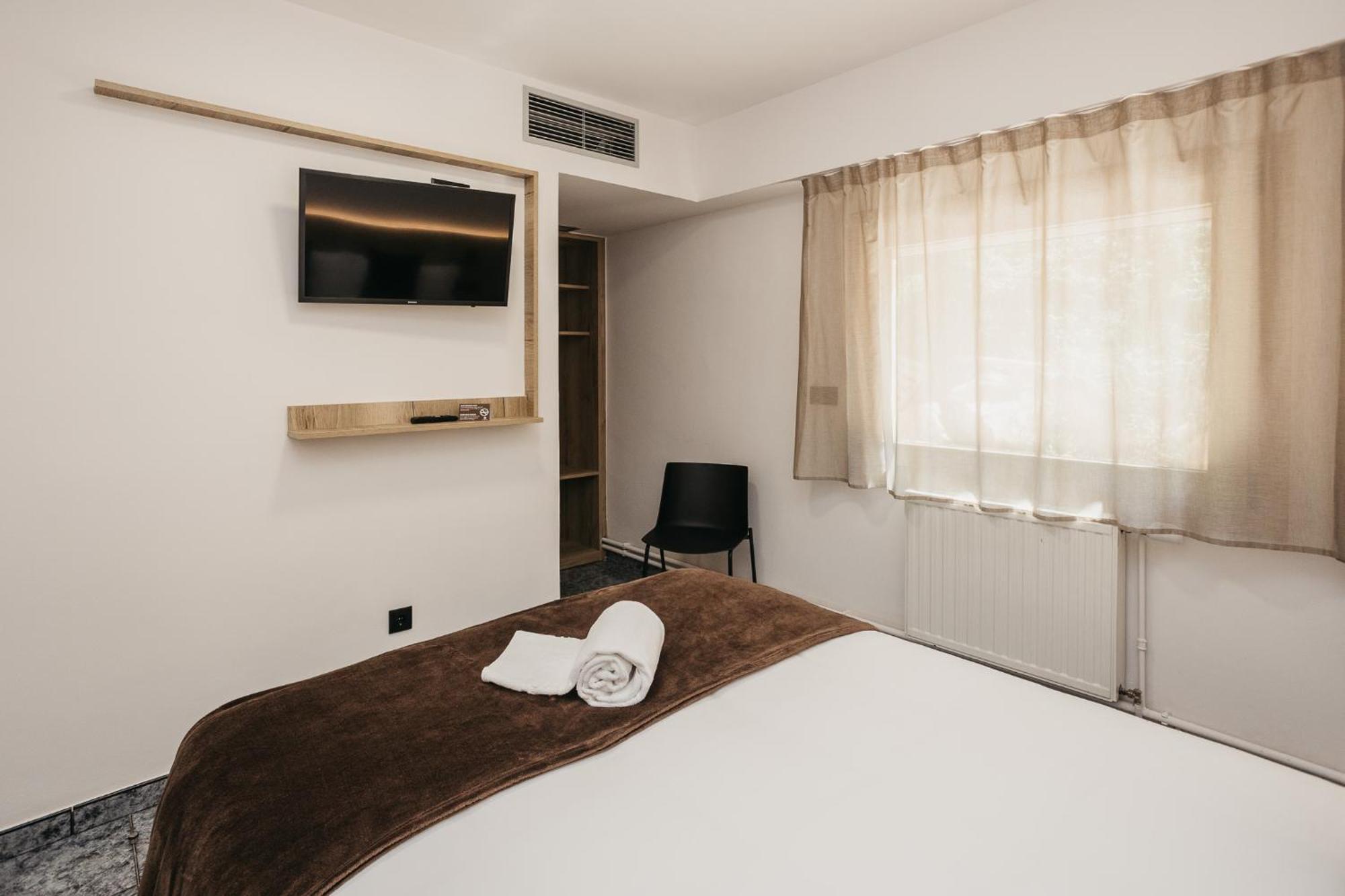 La Trobada Hotel Sport Ripoll Esterno foto
