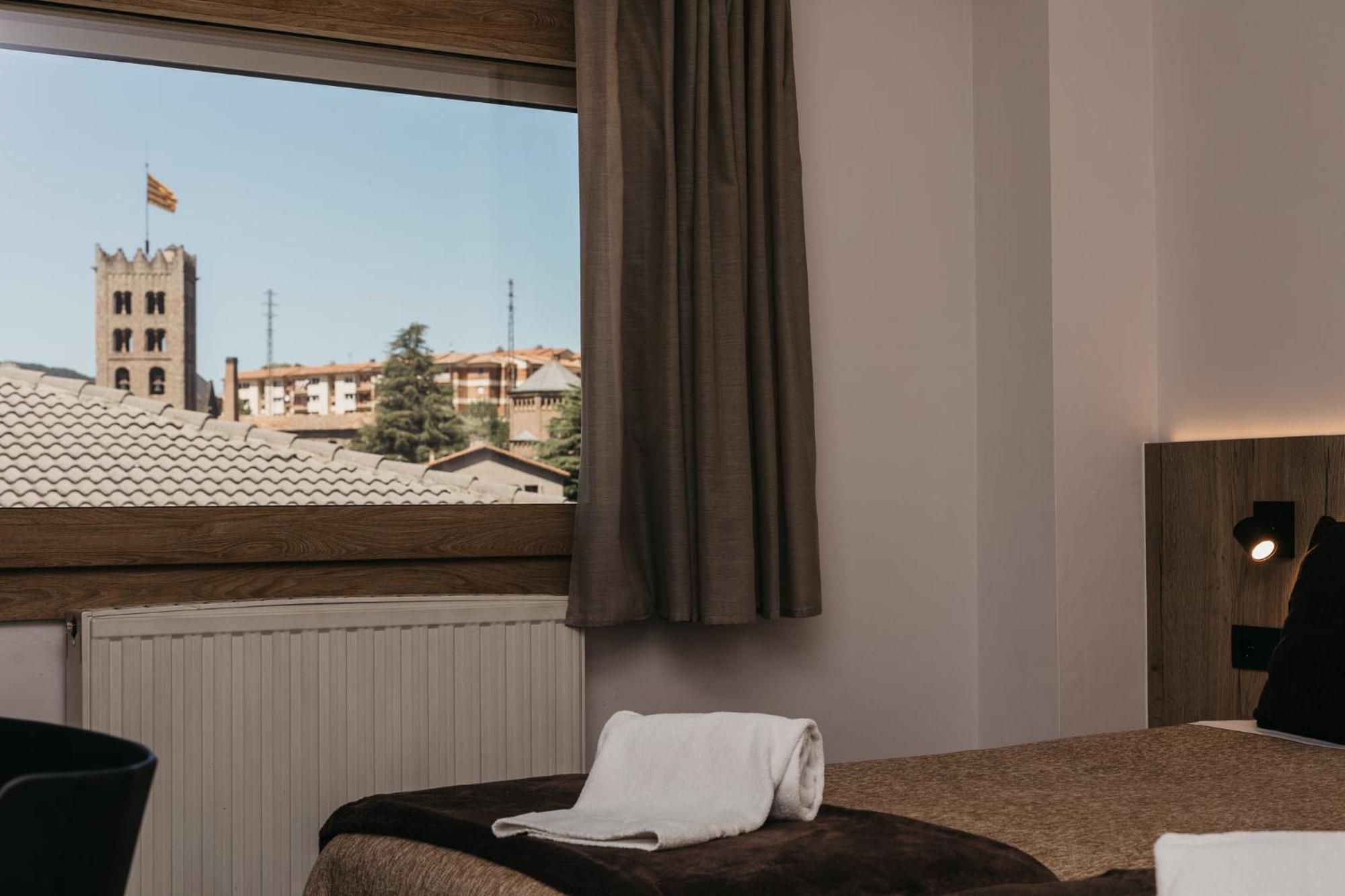 La Trobada Hotel Sport Ripoll Esterno foto