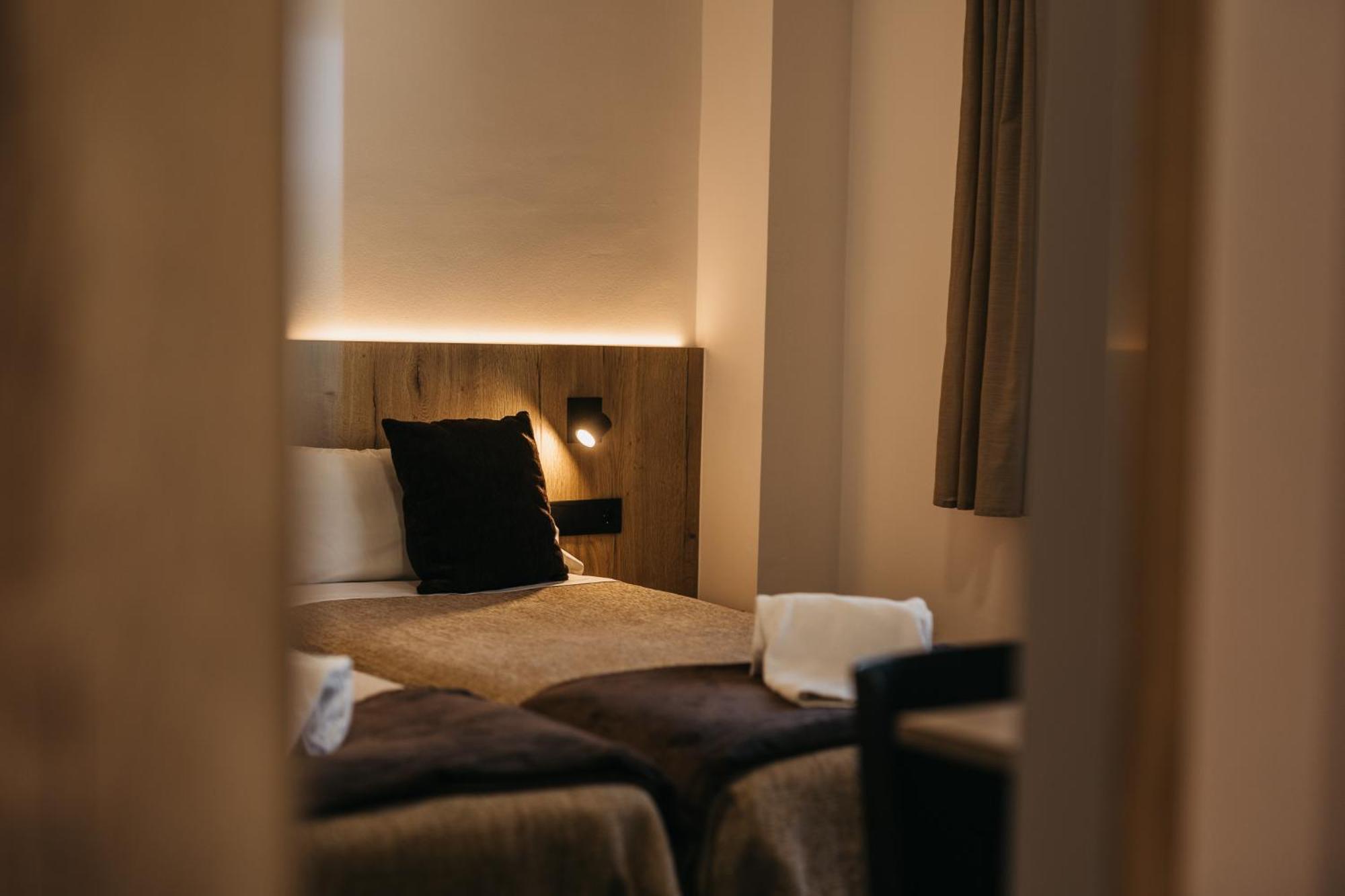 La Trobada Hotel Sport Ripoll Esterno foto